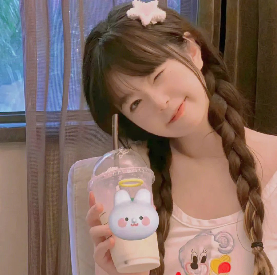 小鼓女